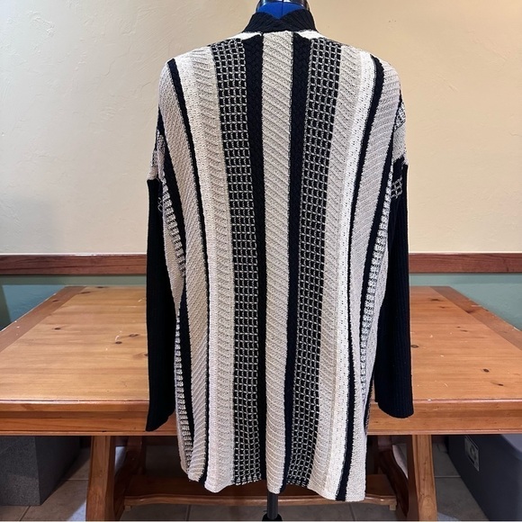 Soft Surroundings black and tan open front cardigan - Picture 2 of 7